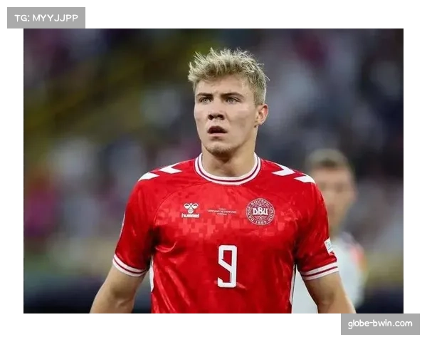 曼联前锋因上场时间受限萌生去意或效仿霍伊伦德重返亚平宁赛场